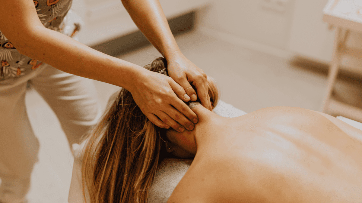 Focus Massage (with Cupping or Hot Stones)
